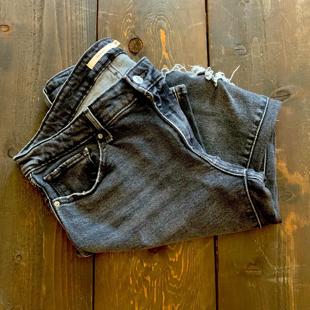 Levi’s 711 skinny jeans
